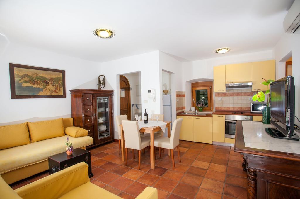 Apartments Linda Makarska Zimmer foto